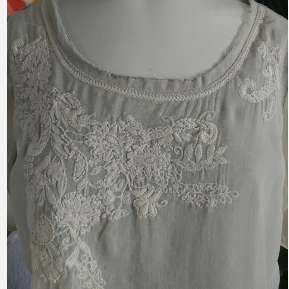 Soft Surroundings Womens Shirt Medium‎ Gray Embroidered Chiffon Knit Floral Top